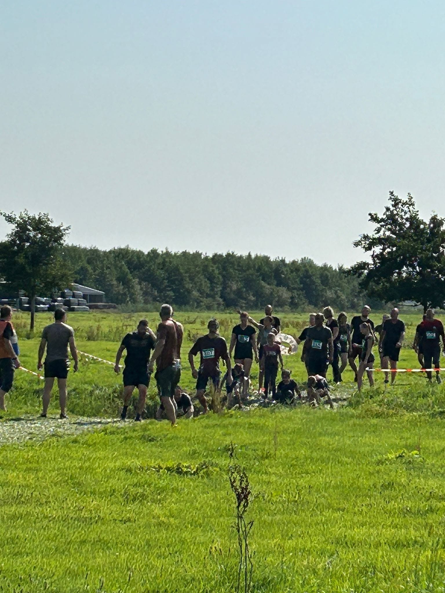 Deelnemers onderweg tijdens de Baggerloop