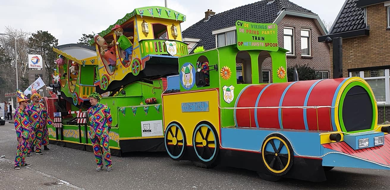 Carnavalswagen tijdens de optocht